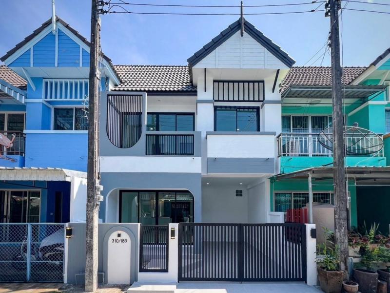 Townhome Near Baan Kian Intersection, Thalang